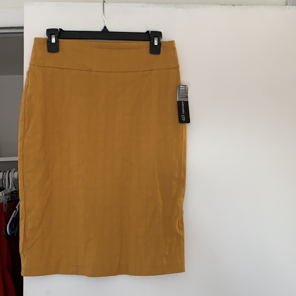 Skirt - Picture 2 of 3